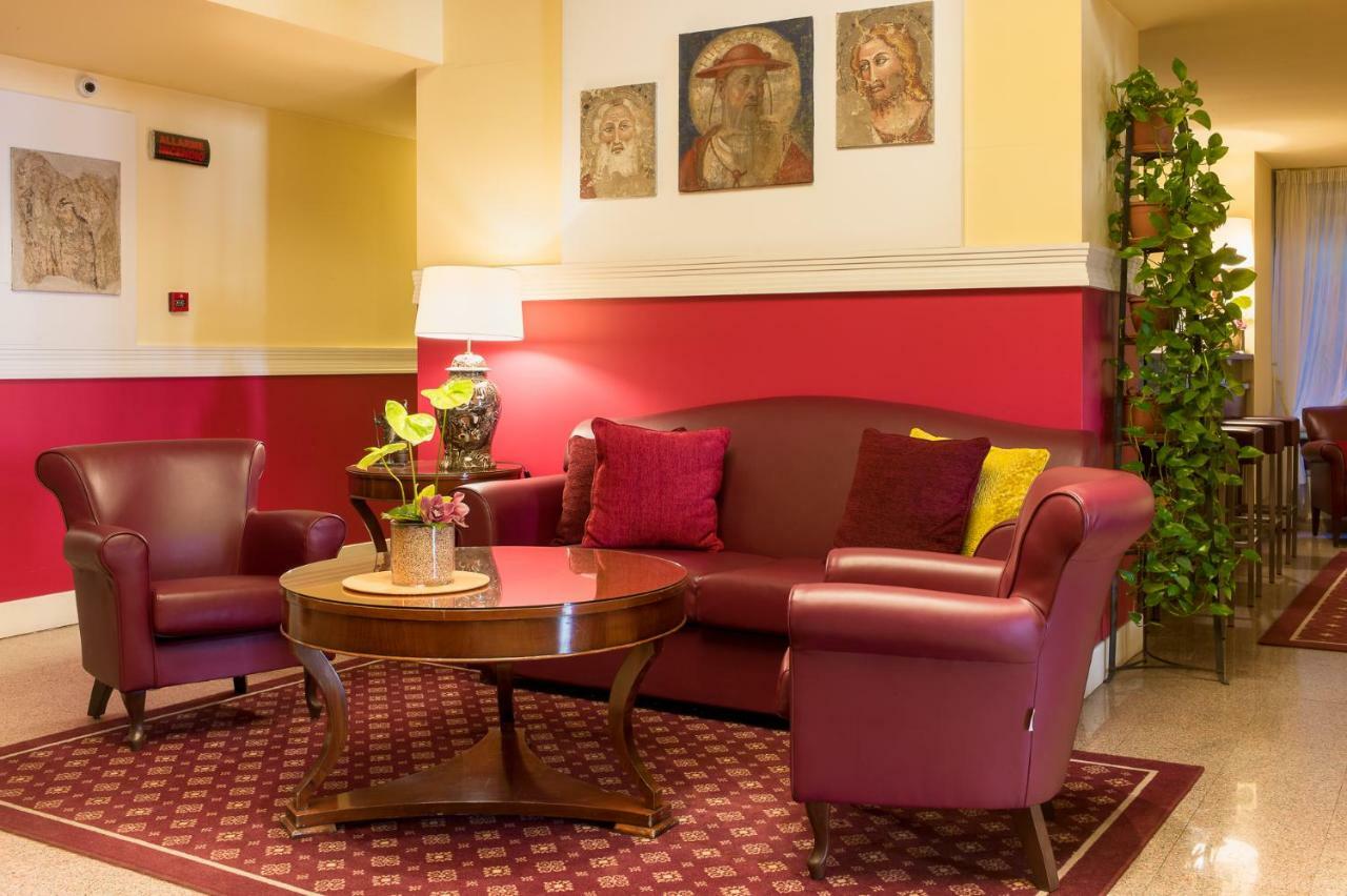 מילאנו Hotel Gran Duca Di York מראה חיצוני תמונה